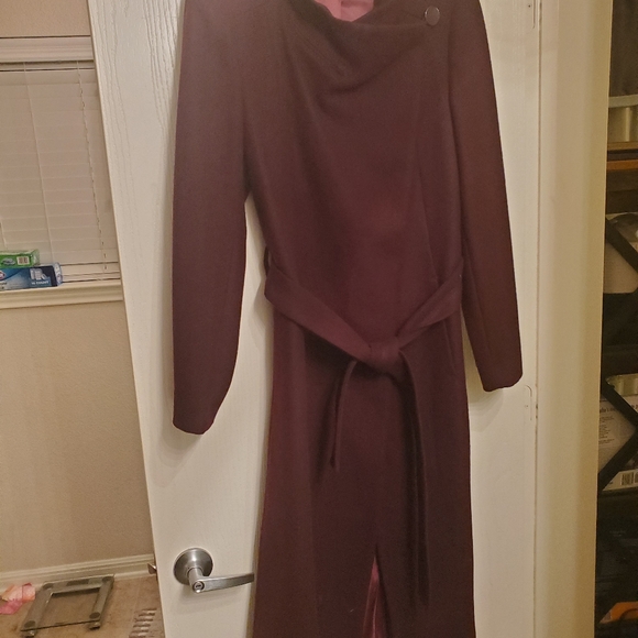 Kenneth Cole Asymmetrical Coat in beautiful Burgundy - Picture 11 of 12